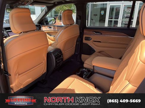 New 2026 Jeep Grand Cherokee L Summit AWD/4WD image 18