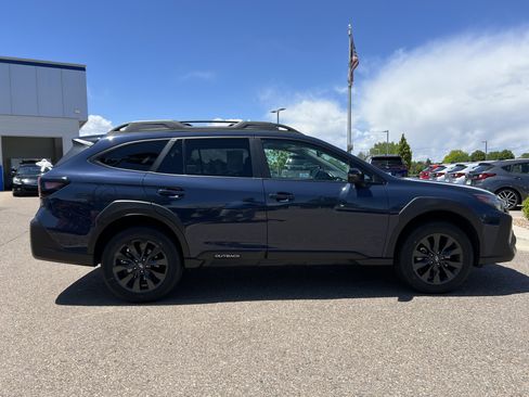 Used 2024 Subaru Outback Onyx Edition w/ Tech Package 3 AWD/4WD image 8