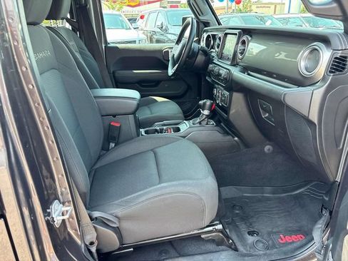 Used 2020 Jeep Wrangler Unlimited Sahara w/ Uconnect 4C Nav & Sound Group AWD/4WD image 23