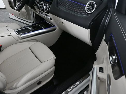 Certified 2025 Mercedes-Benz GLA 250 image 23