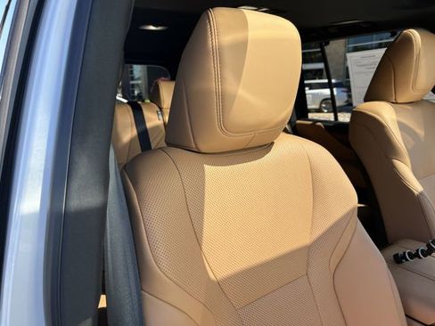 Used 2025 Lexus LX 600 4WD w/ Appearance Package image 24