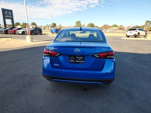 Used 2023 Nissan Versa SV image 6