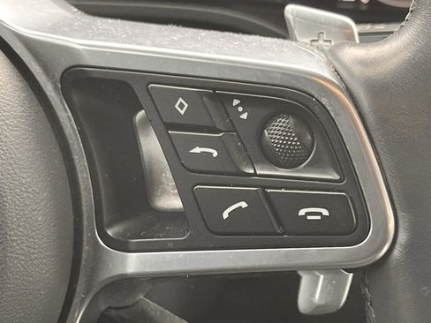 Used 2022 Porsche Cayenne Platinum Edition image 12