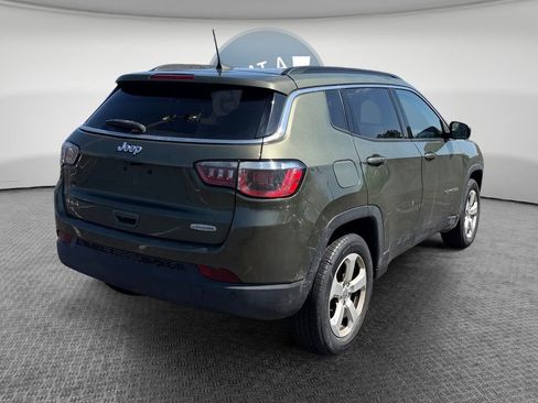 Certified 2018 Jeep Compass Latitude w/ Popular Equipment Group AWD/4WD image 3