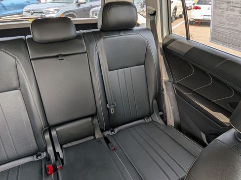 Certified 2022 Volkswagen Tiguan SE AWD/4WD image 14