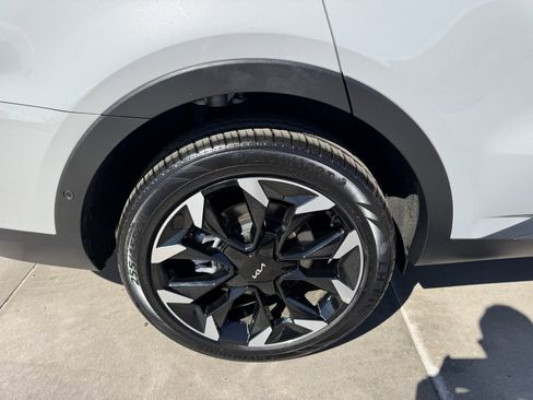Used 2024 Kia Sorento SX image 15