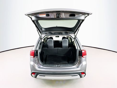 Used 2019 Mitsubishi Outlander SEL image 28