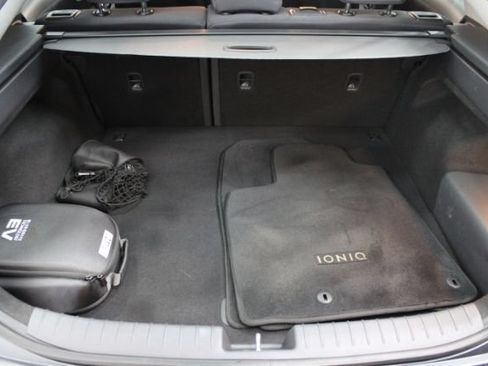 Used 2018 Hyundai Ioniq Plug-In Hybrid FWD image 24