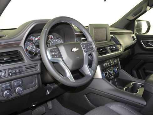 Used 2024 Chevrolet Tahoe LS w/ Driver Alert Package image 4