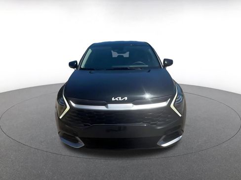 Used 2025 Kia Sportage LX image 4