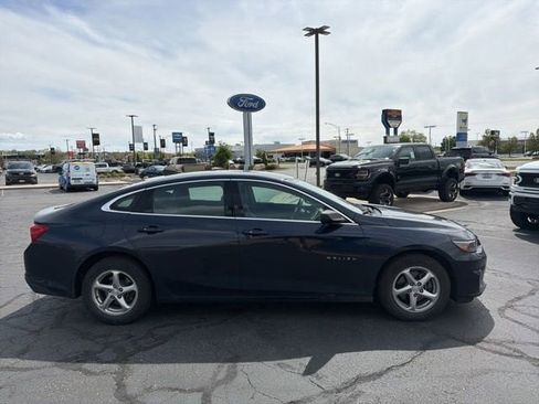 Used 2017 Chevrolet Malibu LS FWD image 4