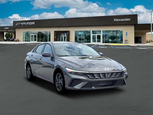 New 2026 Hyundai Elantra Sport image 11