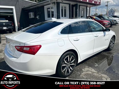 Used 2017 Chevrolet Malibu LT image 9