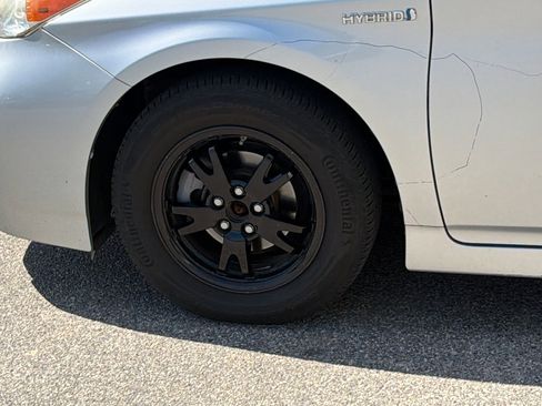 Used 2014 Toyota Prius Two image 12