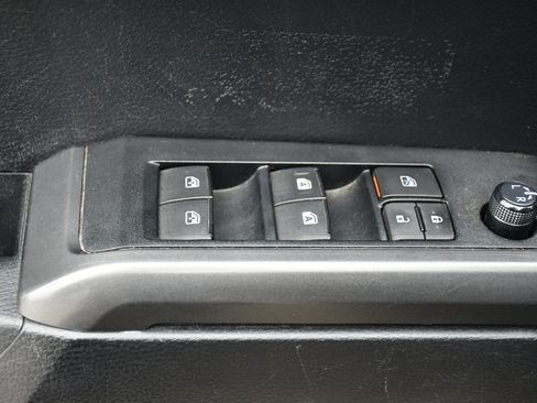 Used 2020 Toyota Tacoma TRD Off-Road image 14