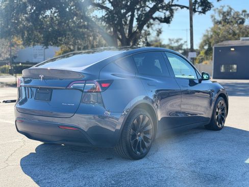 Used 2022 Tesla Model Y Long Range image 5