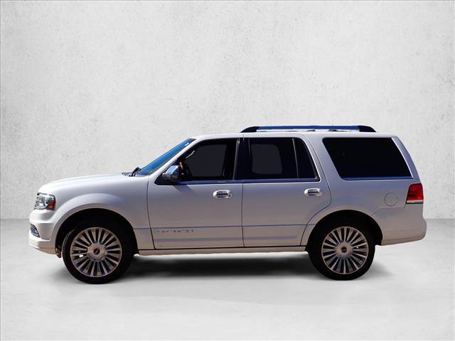 Used 2015 Lincoln Navigator 4WD image 2