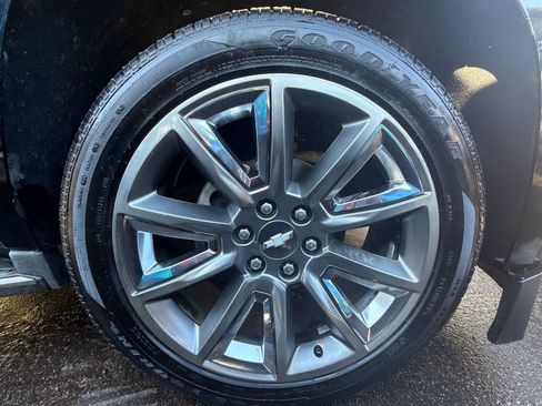 Used 2015 Chevrolet Suburban LTZ image 26