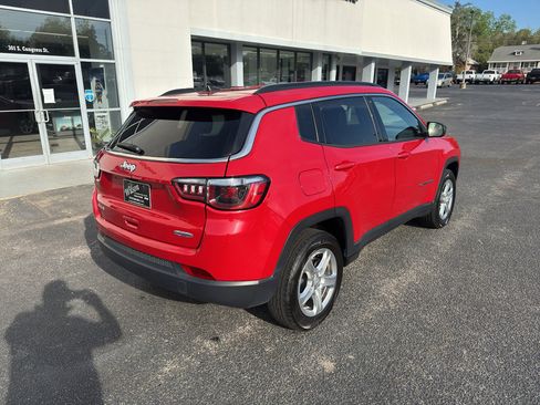 Used 2024 Jeep Compass Latitude AWD/4WD image 9