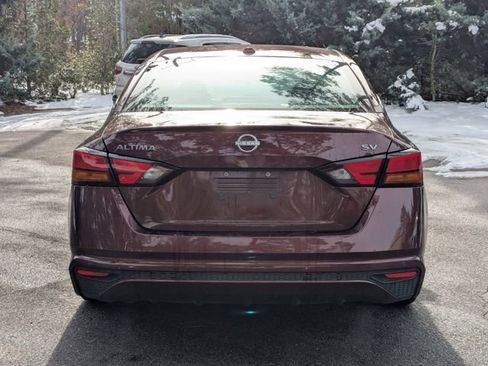 Used 2024 Nissan Altima 2.5 SV image 4