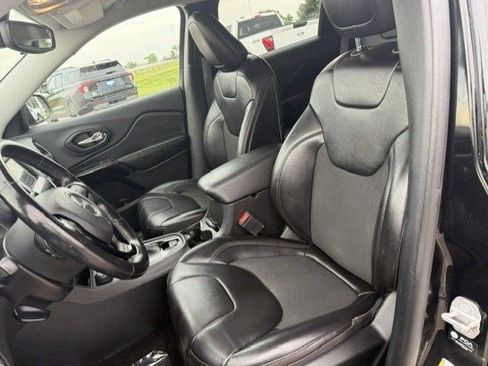 Used 2021 Jeep Cherokee Latitude Plus AWD/4WD image 12