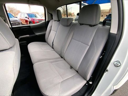 Used 2017 Toyota Tacoma SR5 w/ Tow Package image 21