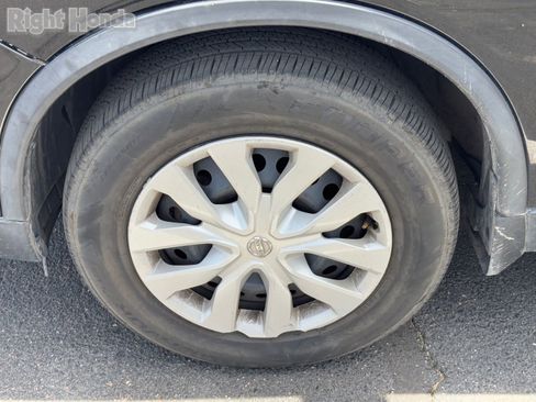 Used 2018 Nissan Rogue S image 8