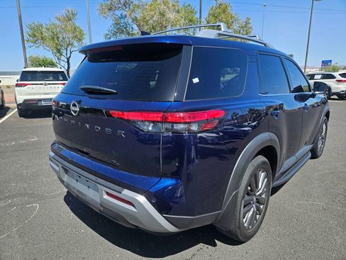 Used 2022 Nissan Pathfinder SL w/ SL Premium Package FWD image 5