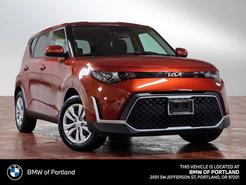 Used 2023 Kia Soul LX image 1