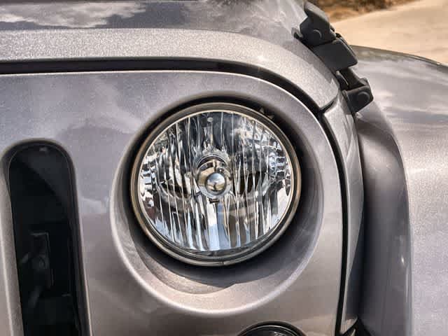 Used 2016 Jeep Wrangler Unlimited Rubicon w/ Connectivity Group AWD/4WD image 24