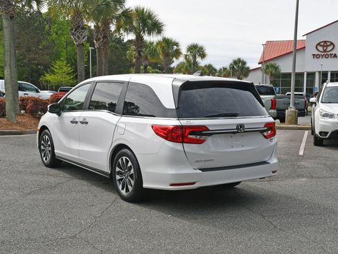 Used 2024 Honda Odyssey EX-L image 3