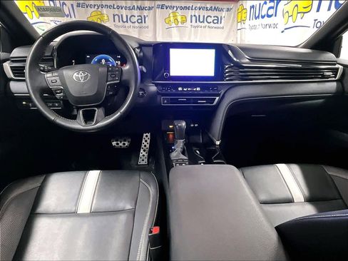 Used 2025 Toyota Camry SE w/ Convenience Package image 21