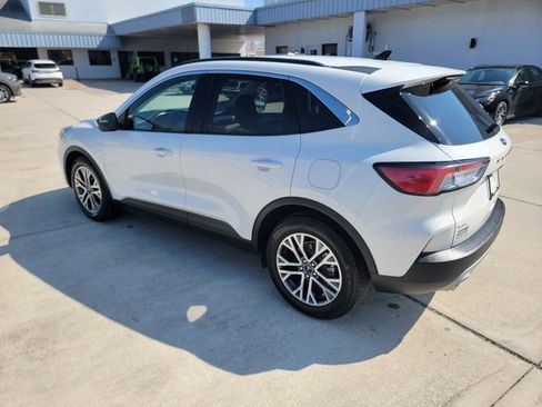 Used 2021 Ford Escape SEL w/ Technology Package image 2