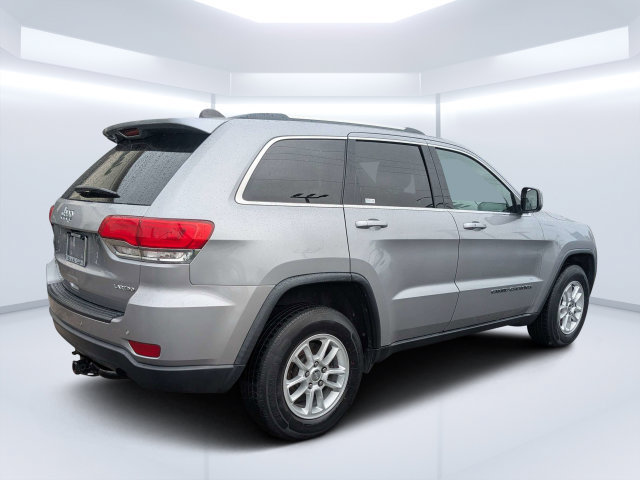 Used 2018 Jeep Grand Cherokee Laredo AWD/4WD image 3