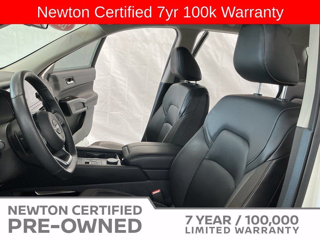 Used 2024 Nissan Pathfinder SL AWD/4WD image 19