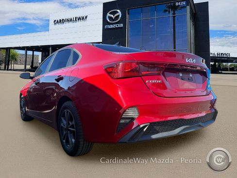 Used 2022 Kia Forte LXS FWD image 2