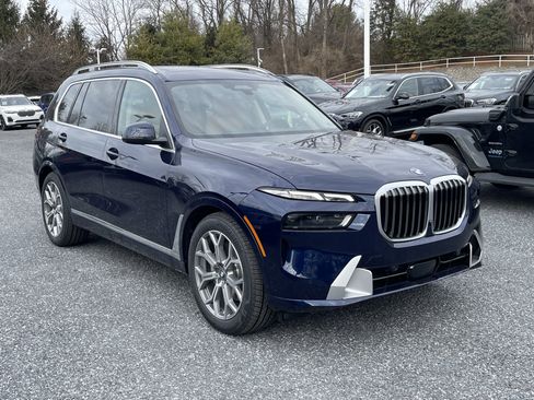 New 2026 BMW X7 xDrive40i w/ Executive Package image 3
