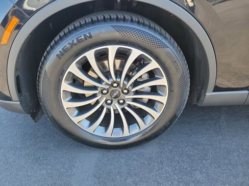 Used 2021 Lincoln Aviator Reserve w/ Elements Package Plus RWD image 32