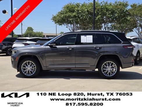 Used 2023 Jeep Grand Cherokee Summit w/ Luxury Tech Group V RWD image 12