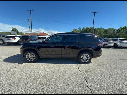Used 2022 Jeep Grand Cherokee L Laredo w/ Luxury Tech Group I AWD/4WD image 3