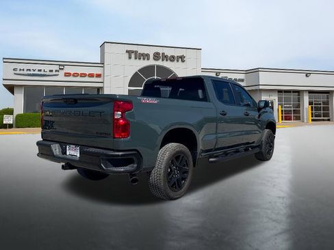 Used 2025 Chevrolet Silverado 1500 Custom Trail Boss w/ Turbomax Blackout Package image 5