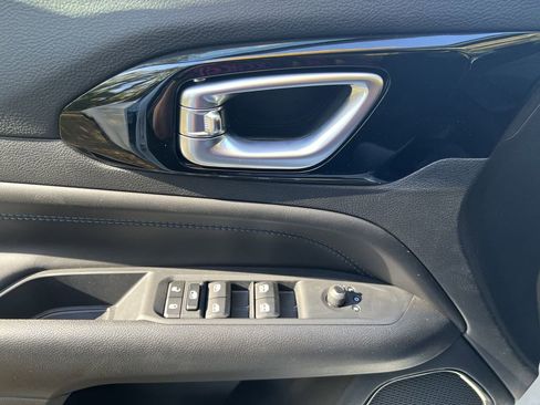 New 2026 Jeep Compass Limited w/ Sun, Sound & Navigation Group image 13