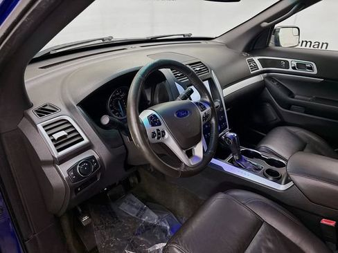 Used 2014 Ford Explorer XLT w/ Equipment Group 202A image 9