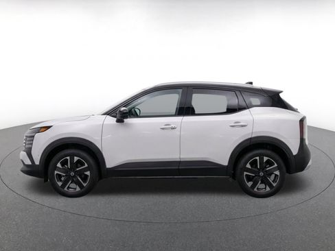 Used 2026 Nissan Kicks SV w/ Cold Weather Package AWD/4WD image 4
