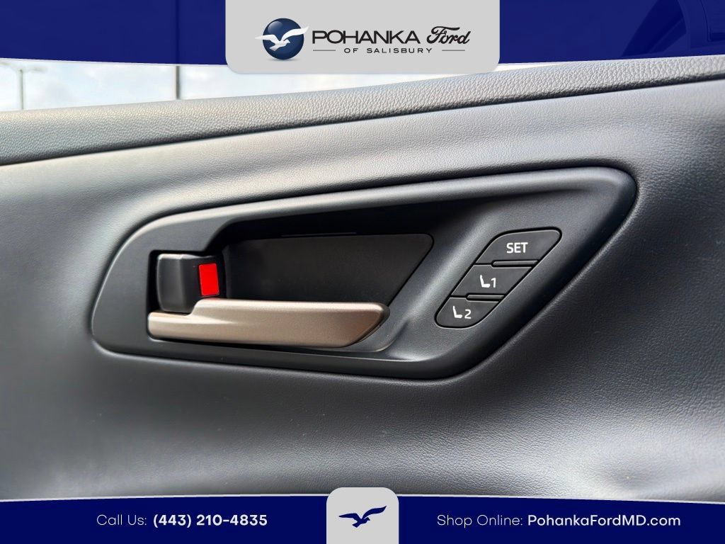 Used 2025 Toyota Crown Signia w/ Advanced Technology Package AWD/4WD image 19