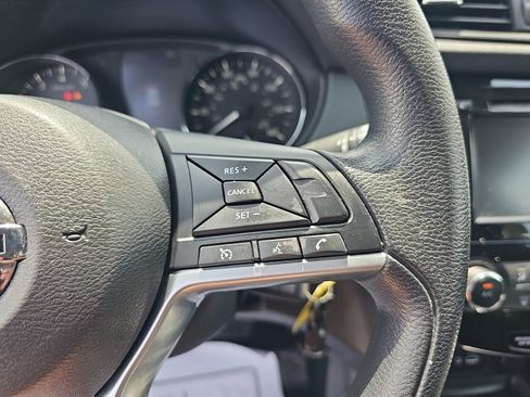 Used 2020 Nissan Rogue S AWD/4WD image 15