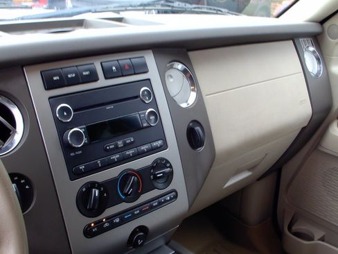 Used 2011 Ford Expedition XLT AWD/4WD image 13