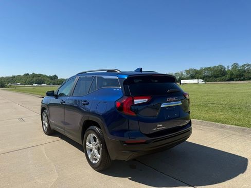 Used 2022 GMC Terrain SLE w/ Driver Convenience Package AWD/4WD image 8