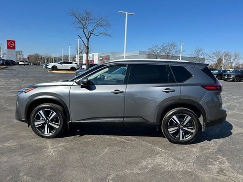 Certified 2025 Nissan Rogue SL w/ SL Premium Package image 6