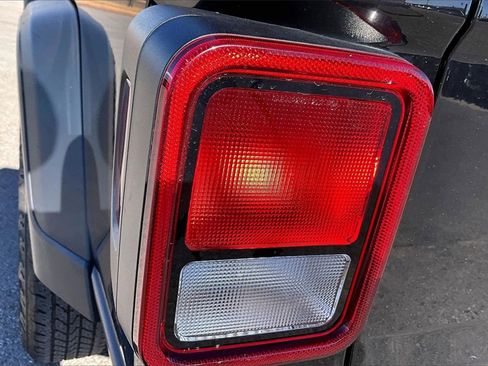 Used 2020 Jeep Gladiator Sport w/ Quick Order Package 24S image 25